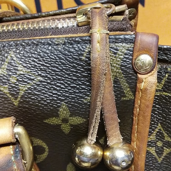 SOLD  SOLD SOLD Authentic Louis Vuitton popincourt/ w bag - Picture 3 of 8